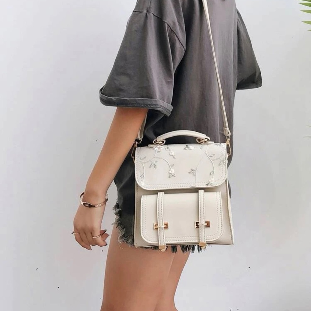 🌼Host Pick🌼🎊‼️ Beige backpack - Picture 2 of 3